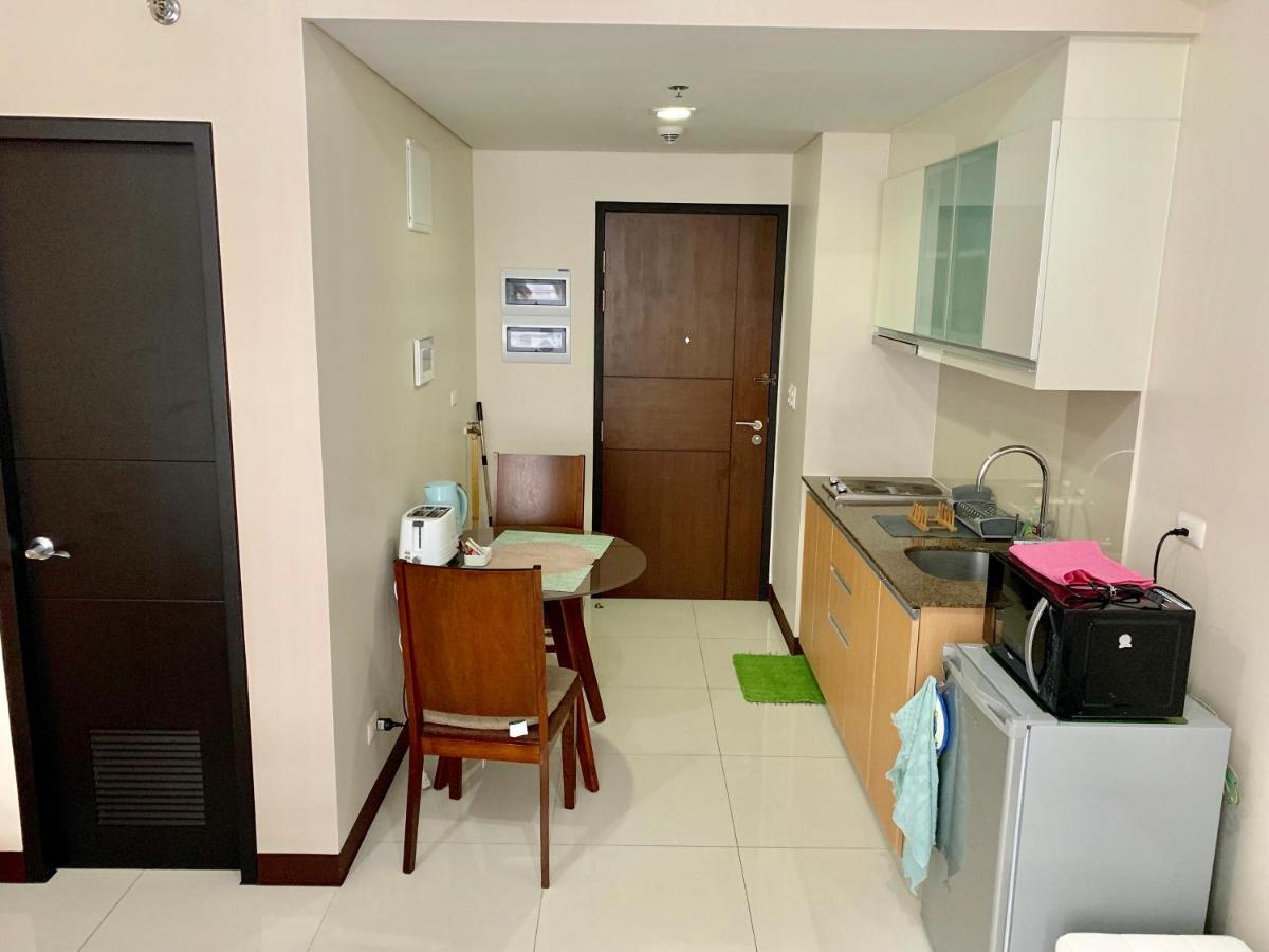 Chillax Studio 101 Newport Boulevard Manila Exterior photo
