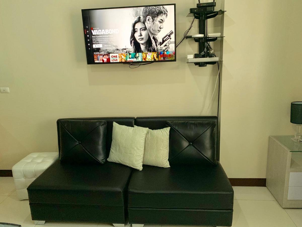 Chillax Studio 101 Newport Boulevard Manila Exterior photo